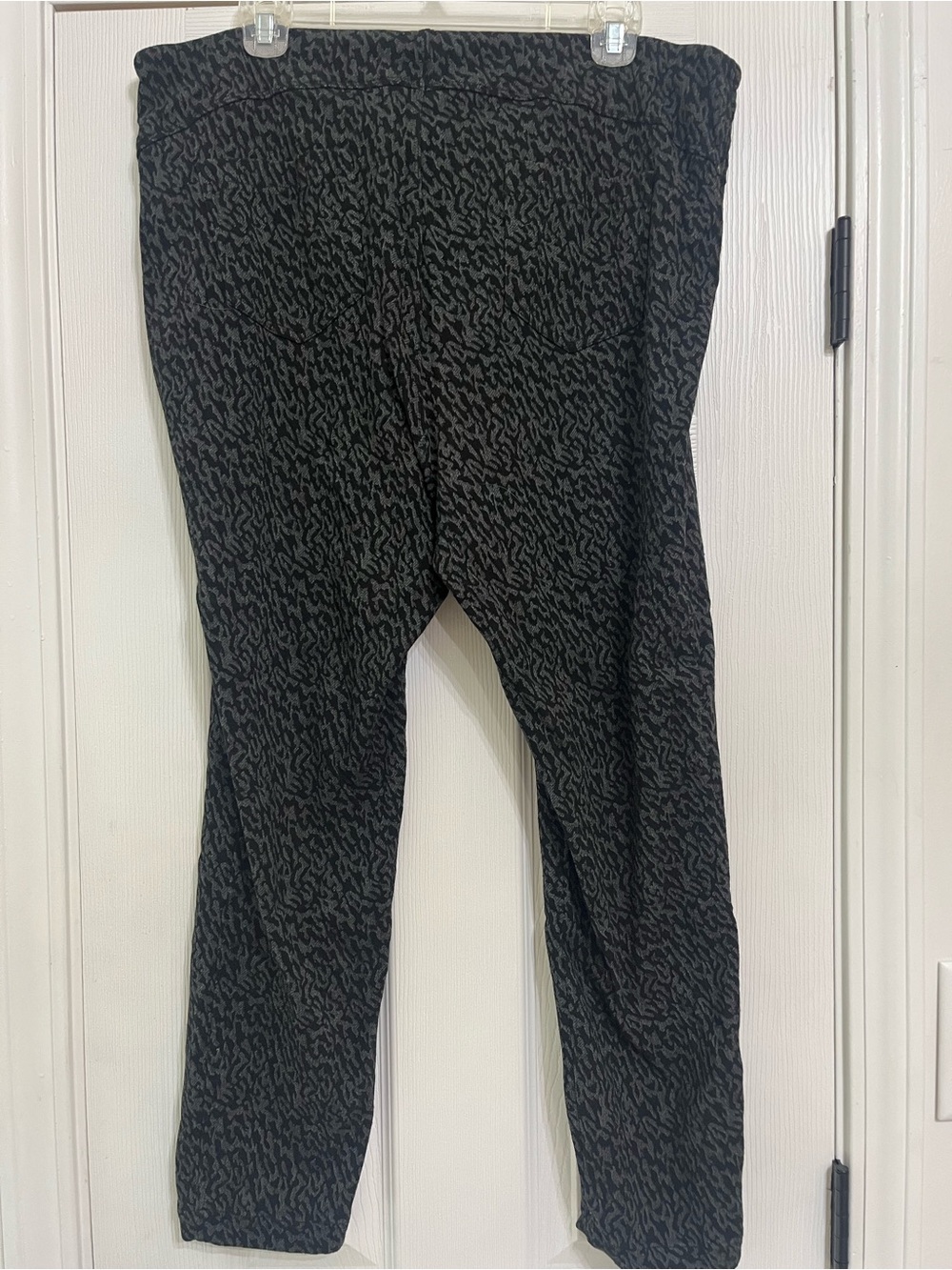 Nic & Zoe Black Patterned Stylish Leggings - 1X